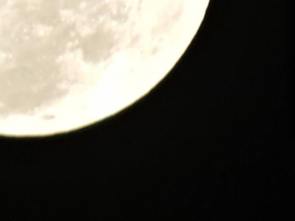 DSCN0343 part of the full moon