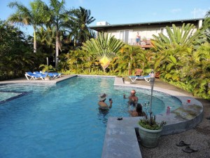 DSCN0368 pool at Almond Treet Hotel