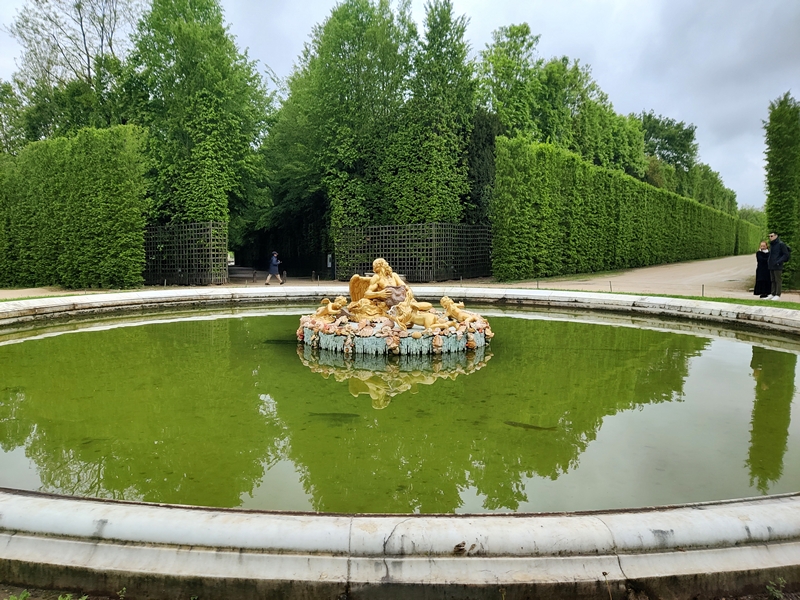 Saturn Fountain